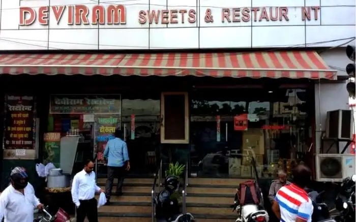 5 Popular Hot-Spots Serving the Best Street Food in Agra 5 acj 2003 street food in agra 6