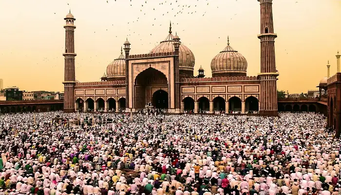 Best Places to Visit in Agra in One Day – 2025 Guide 7 Jama Masjid