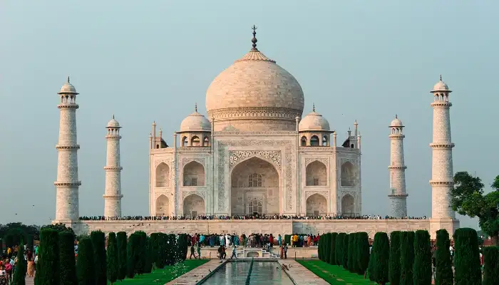 Best Places to Visit in Agra in One Day – 2025 Guide 1 Taj Mahal