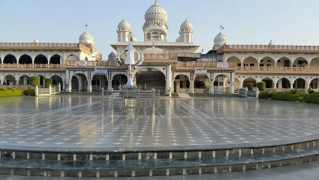 Agra Travel Guide: Must see spots and things to do 9 Guru Ka Tal Gurudwara, a sacred Sikh pilgrimage site in Agra, visited by our guests during the India Group Tour as part of the Agra Trip Package