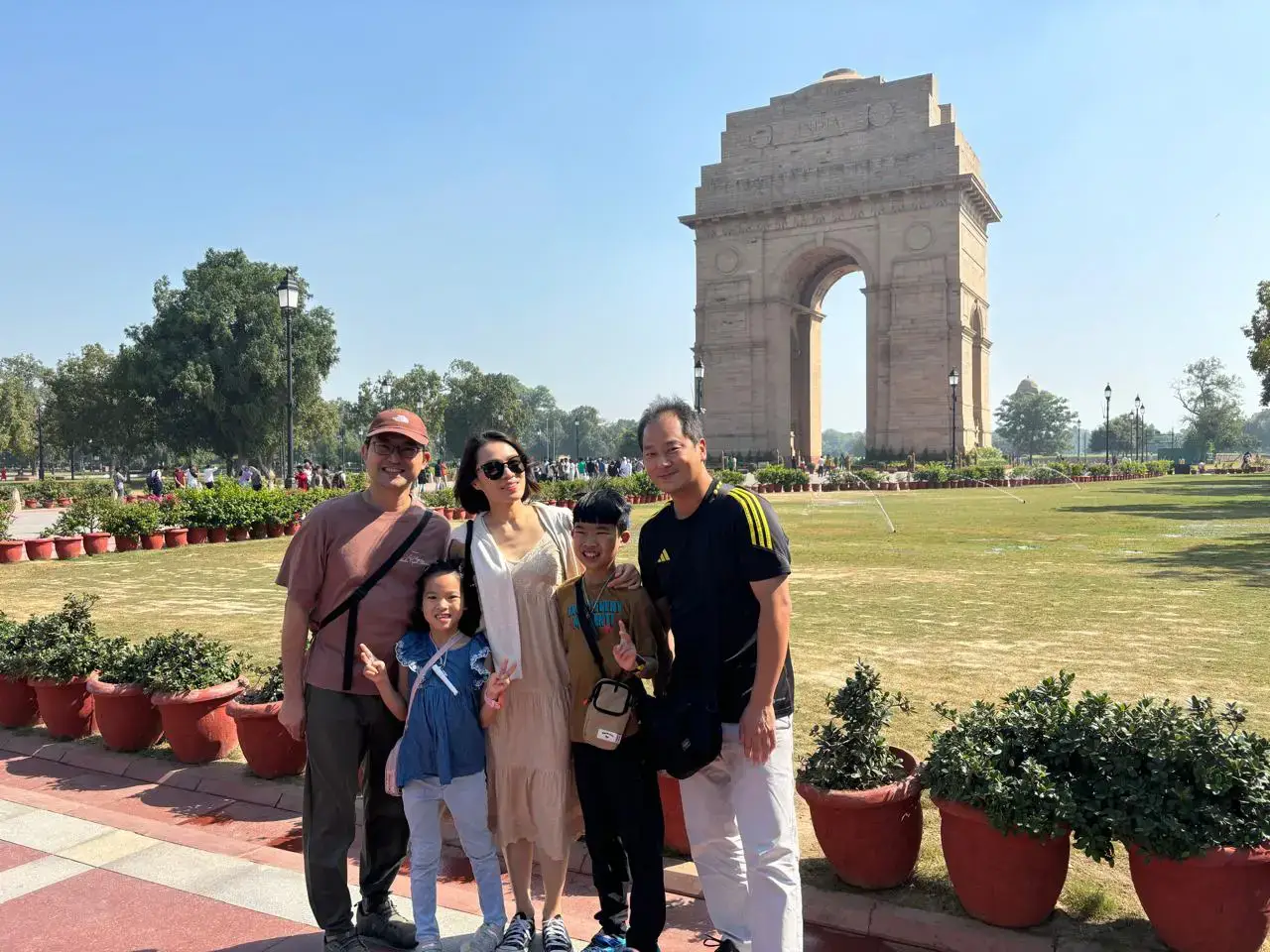 Family-Visit-at-India-Gate-–-Captured-by-Agra-Trip-Packages (1)